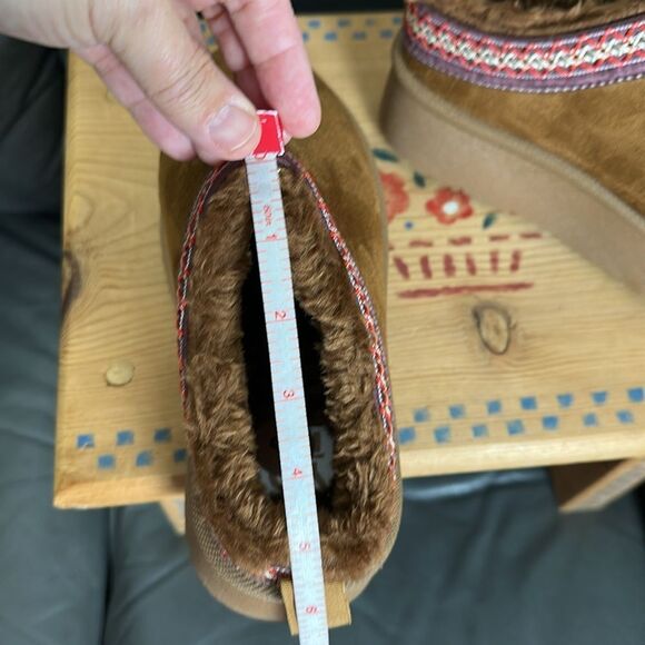 YOKI 8 OWEN-12 Camel Brown Burgundy Red Ivory Embroidered Brown Sherpa Lined - Picture 13 of 13